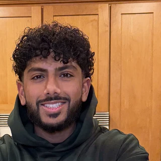 Farzy, halal food creator @lifewfarzy